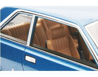 Fiat 130 Coupé 1971 Blu Met. Laudoracing 1:18 Resinemodell (Türen, Motorhaube... nicht zu öffnen!)